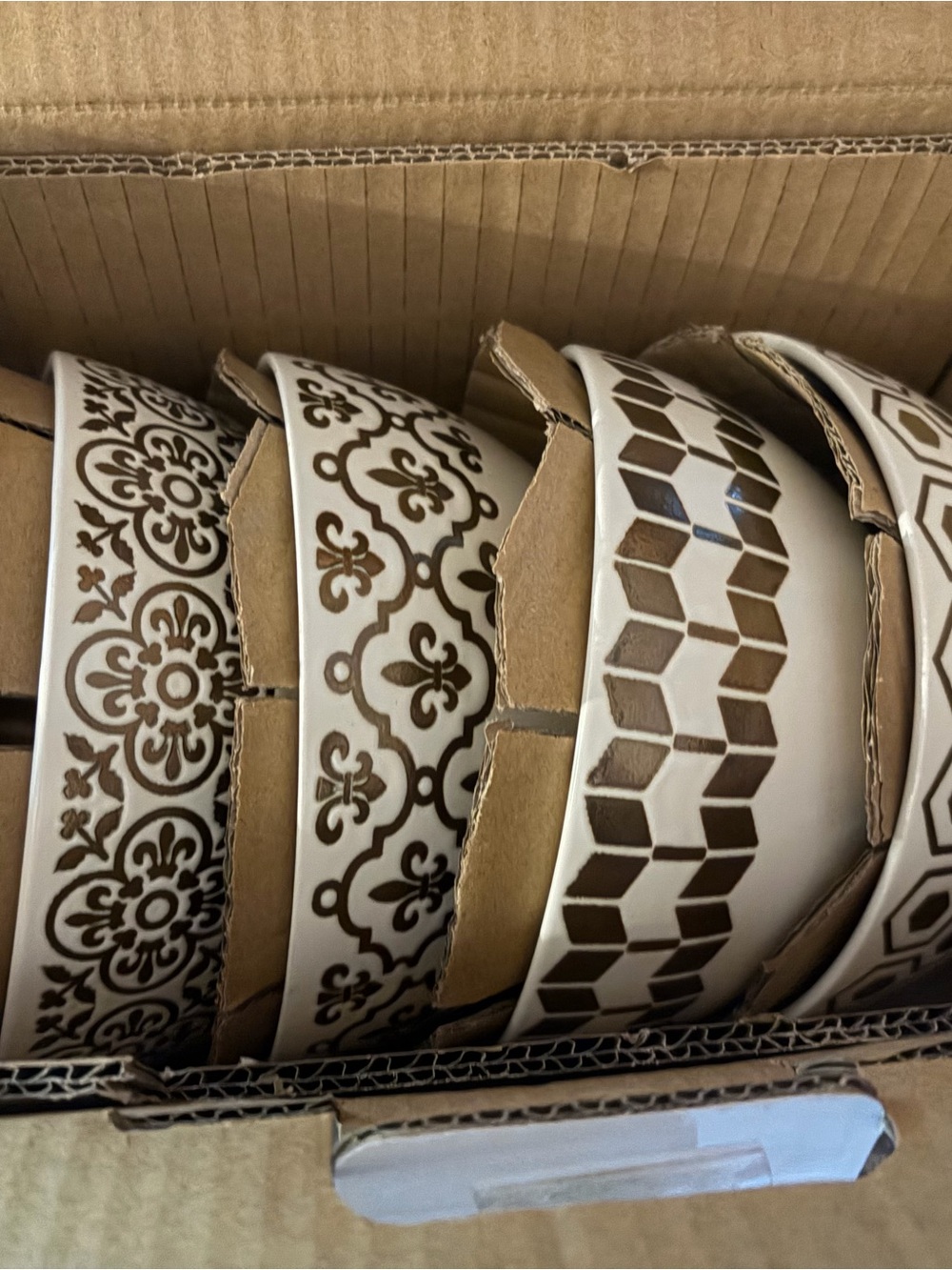 Mikasa Celebration Stoneware Bowls - White with Gold Pattern (Set of 6) - Picture 2 of 3